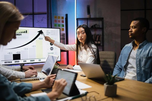 Quelles méthodes de critique littéraire sont les plus efficaces pour analyser les romans de la Beat Generation ?